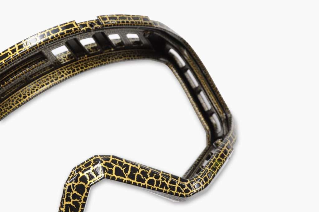 Verniciatura maschera Cracking 2 Colori - Personalizzazione Maschere Soldano